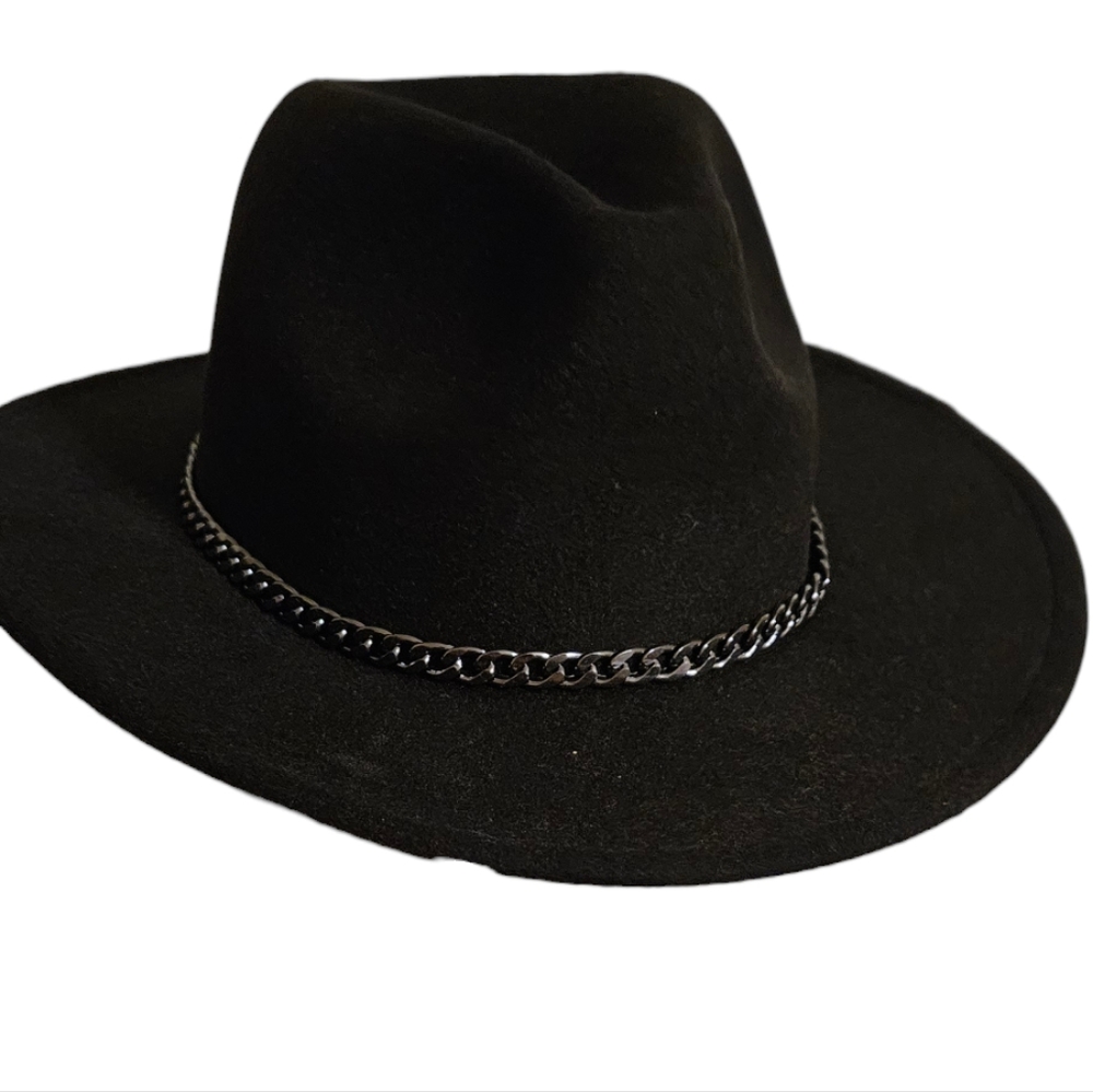 fedora hat with chain